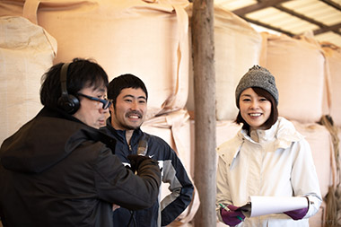 これくらい閑静で、牛が鳴かないほどリラックスできる環境で過ごさせてあげることが、いい牛肉に仕上げるためにとても大切なことだと、新開さんは教えてくれました。