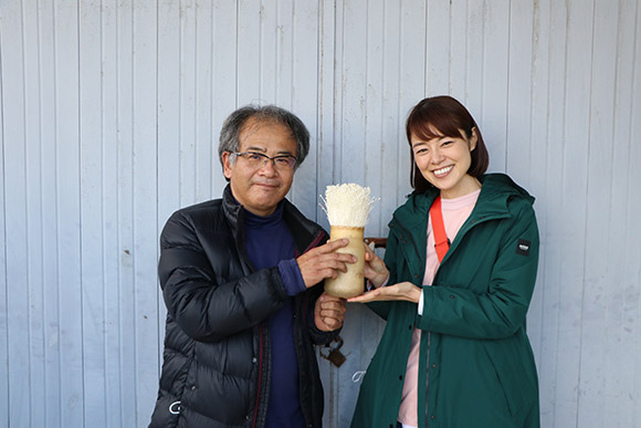 この「博多えのき」は、九州から東京あたりまで流通しているそうです。もし店頭で見かけたら、ぜひ一度手に取ってみて下さい。