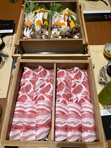 味で、香りで、さらには目でも楽しめる絶品メニューです。