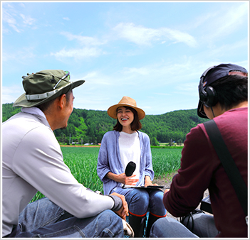 談笑する田淵さんと川瀬良子