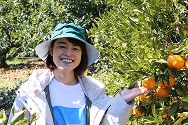 特別に現地で旬が、まじかの不知火を試食させてもらうと・・