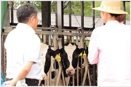 大野さんの話を伺う川瀬良子