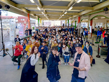 川崎鷹也さん（福島県郡山市 農産物直売所「愛情館」から公開生放送）