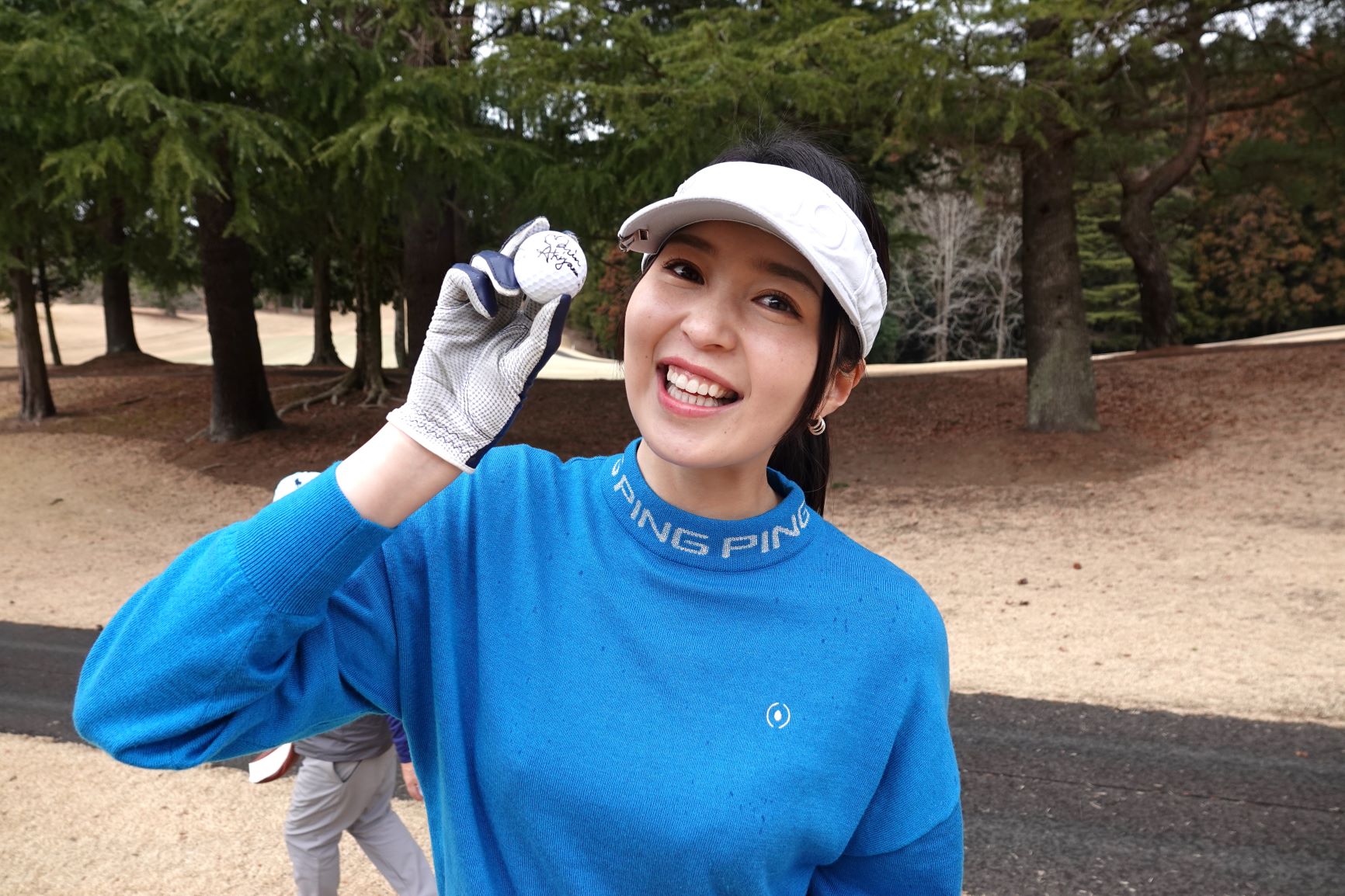 岩井姉妹サイン　帽子　手袋　です。 岩井姉妹サイン帽子手袋です。