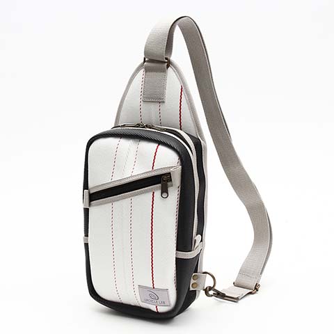 VOL.309「廃棄される消防ホースをアップサイクルしたトート