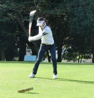 男子も見習いたい 桒原エリカプロのスイング アース製薬 Dream Shot 輝けゴルファー Tokyo Fm 80 0mhz