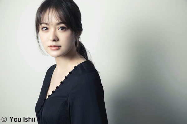 貫地谷しほりさん