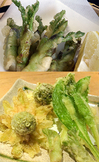 山菜の天ぷら 写真