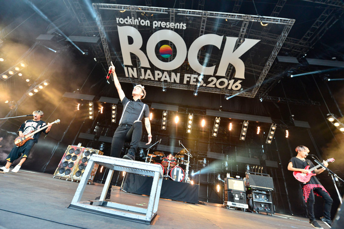 ROCKIN'ON JAPANҏW RmYďC!!!SCHOOL OF LOCK!LIVE|[^[