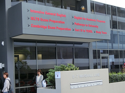 �I�[�X�g�����A�؍݋L