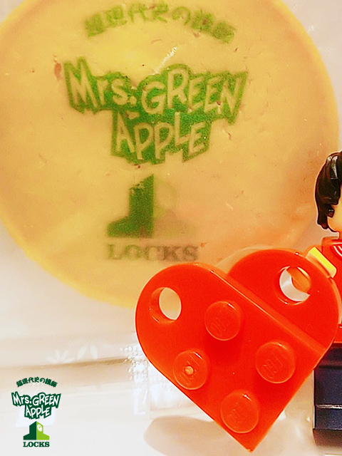 課題提出でもらえる”ミセスLOCKS!オリジナル◯ッ◯ー”プレゼント