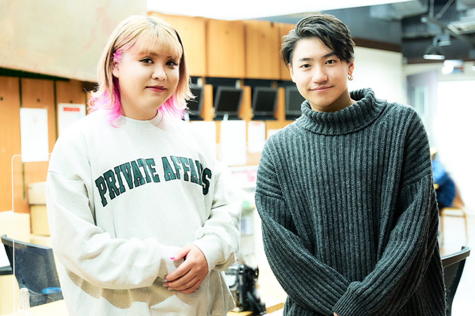 点字ブロックの上に障害物があると安心して歩くことができません。