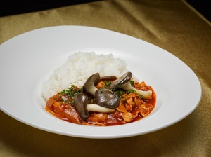 霜降りひらたけとポークのハヤシライス