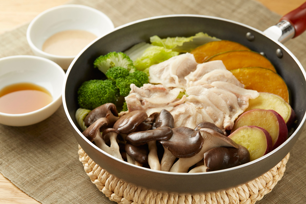 霜降りひらたけと旬野菜の重ね蒸し