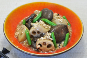 霜降りひらたけとレンコンのそぼろ煮