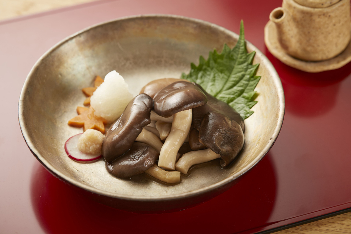 霜降りひらたけの酒蒸し