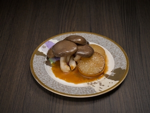 霜降りひらたけと大根のステーキ