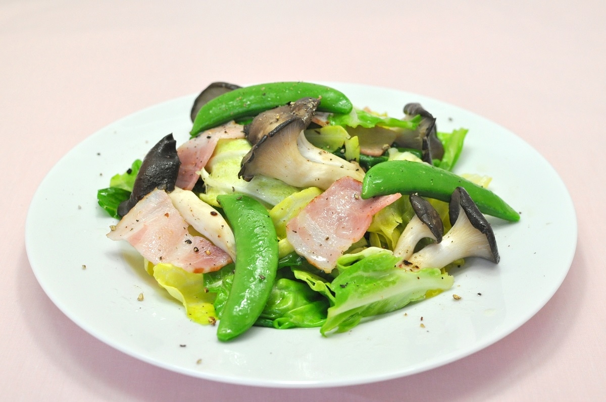 霜降りひらたけとキャベツのバター炒め