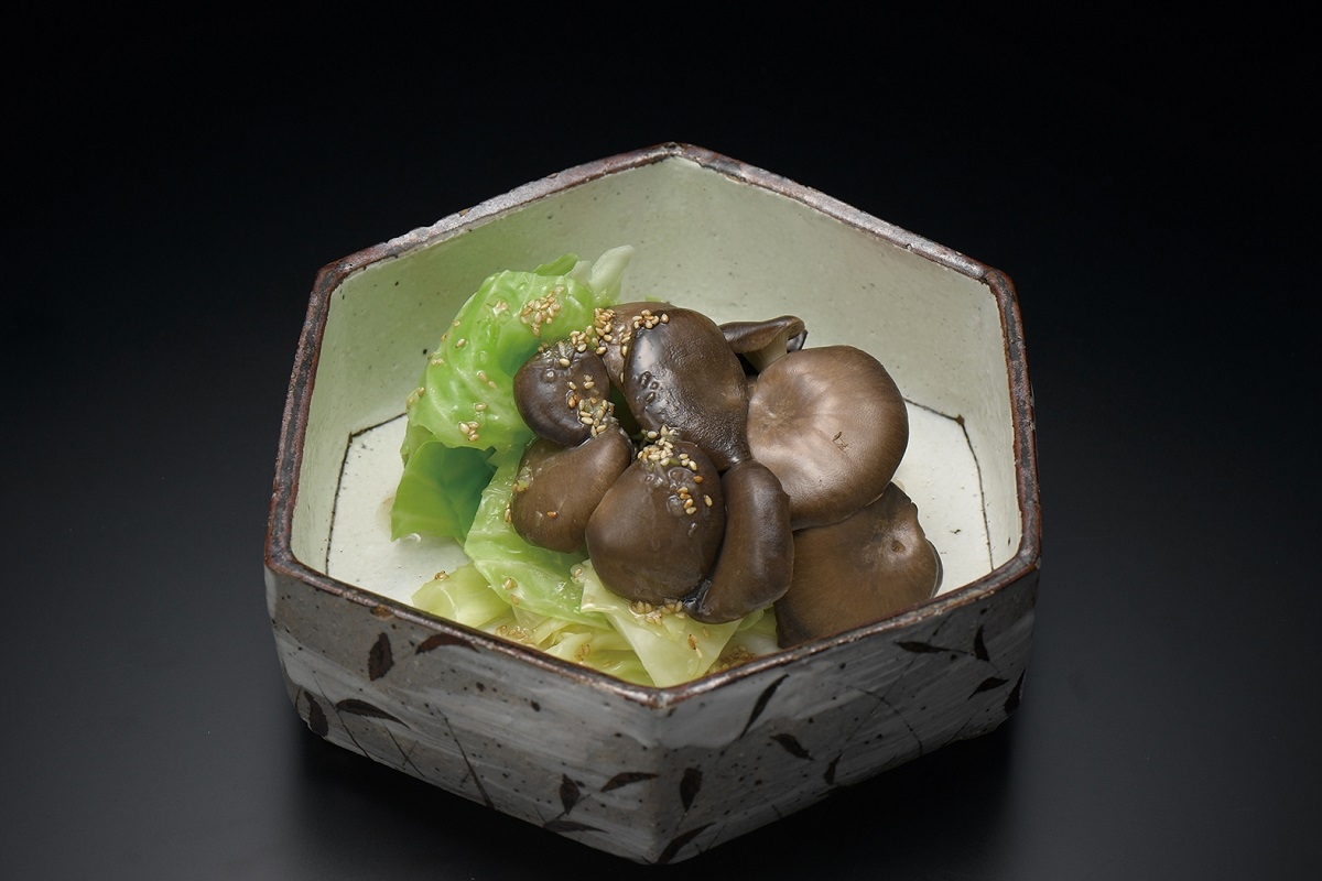 霜降りひらたけとキャベツの酒蒸し