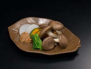 霜降りひらたけの酒蒸し~くるみ味噌添え~