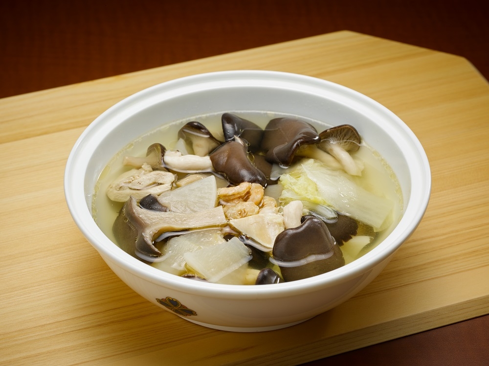 霜降りひらたけと鶏肉、大根の蒸煮スープ