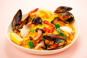 霜降りひらたけと魚介の簡単パエリア